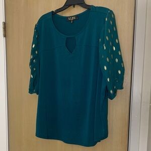 💚💚💚MAGNIFICENT GREEN PLUS SIZE 3X SPARKLE TOP WITH GOLD COLORED ACCENTS💚💚